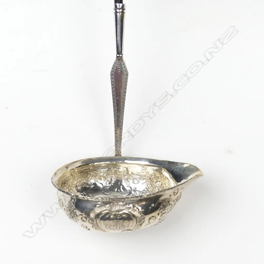 A George III silver toddy ladle Image 1++