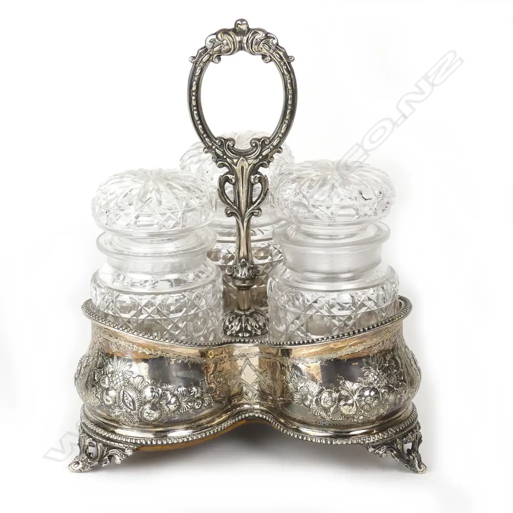 A Victorian silver pickle jar stand Image 1++