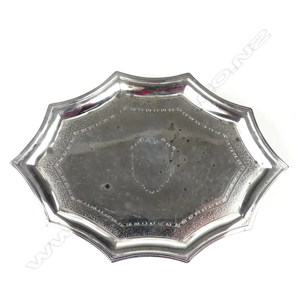 A George III silver teapot stand Image 1++