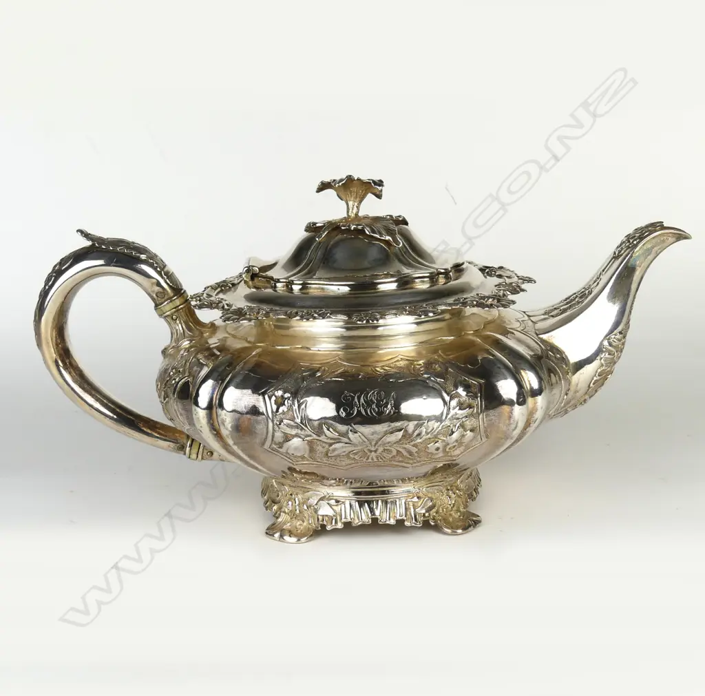 A William IV silver teapot Image 1++