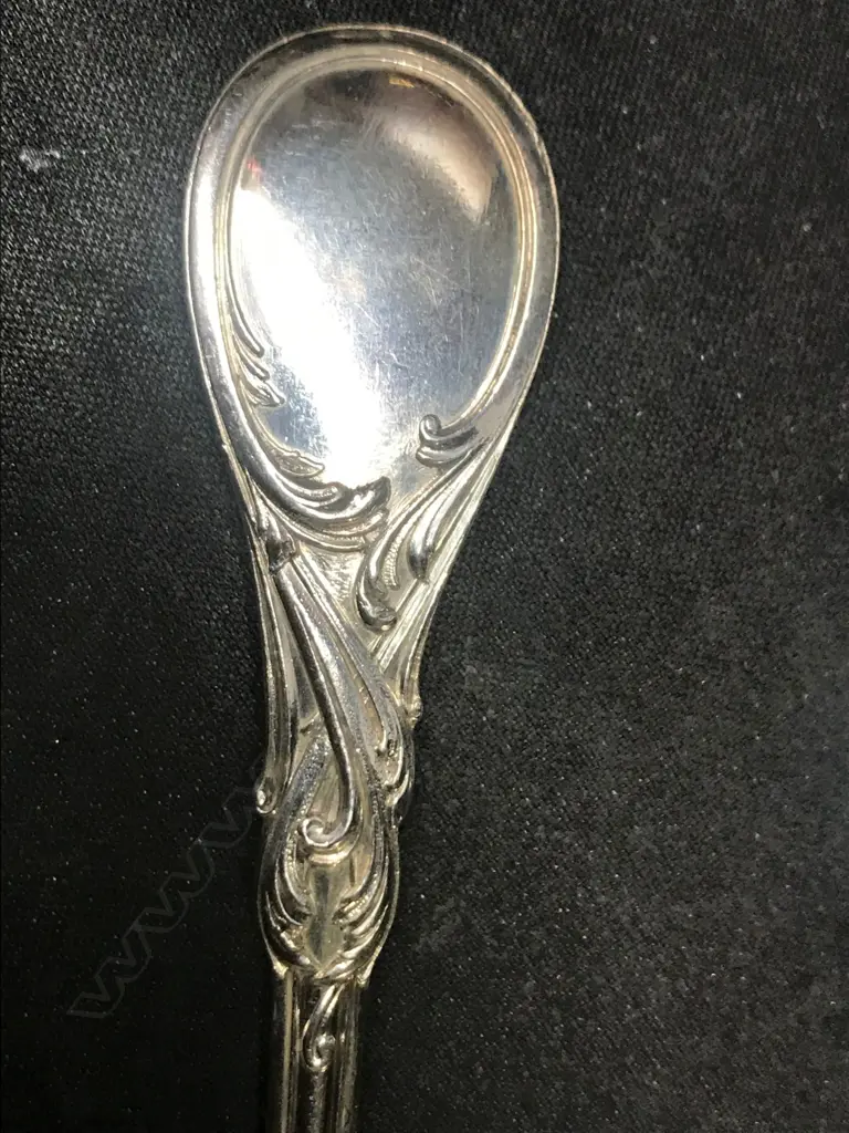A cased set of 12 French silver tablespoons and forks Image 1++