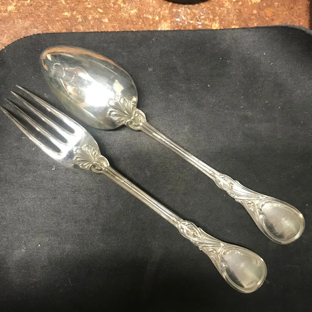A cased set of 12 French silver tablespoons and forks Image 1++