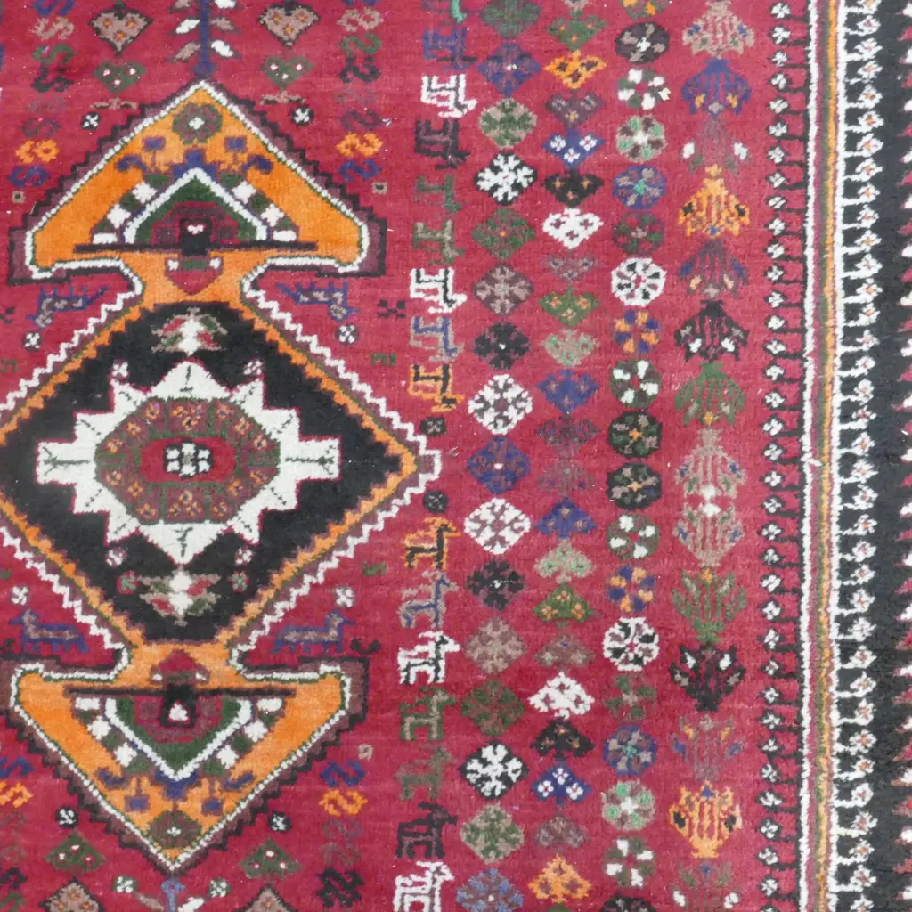 A hand knotted all wool Shiraz carpet Image 1++