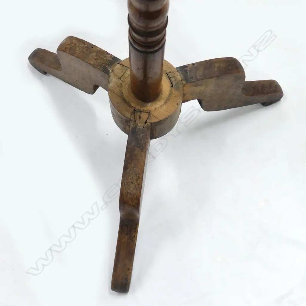 A French priests’ vintage vestment stand Image 1++