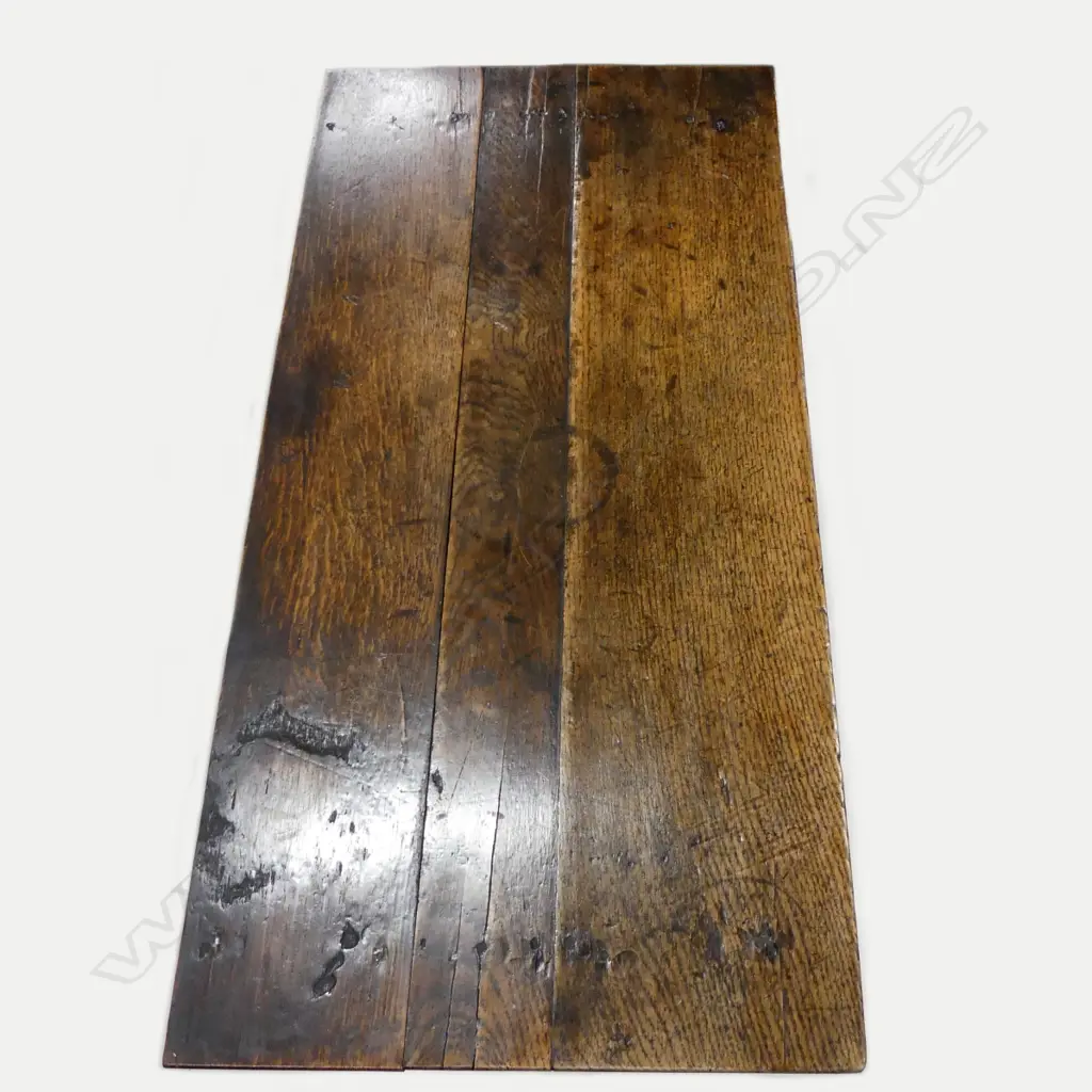 A Georgian country oak side table Image 1++