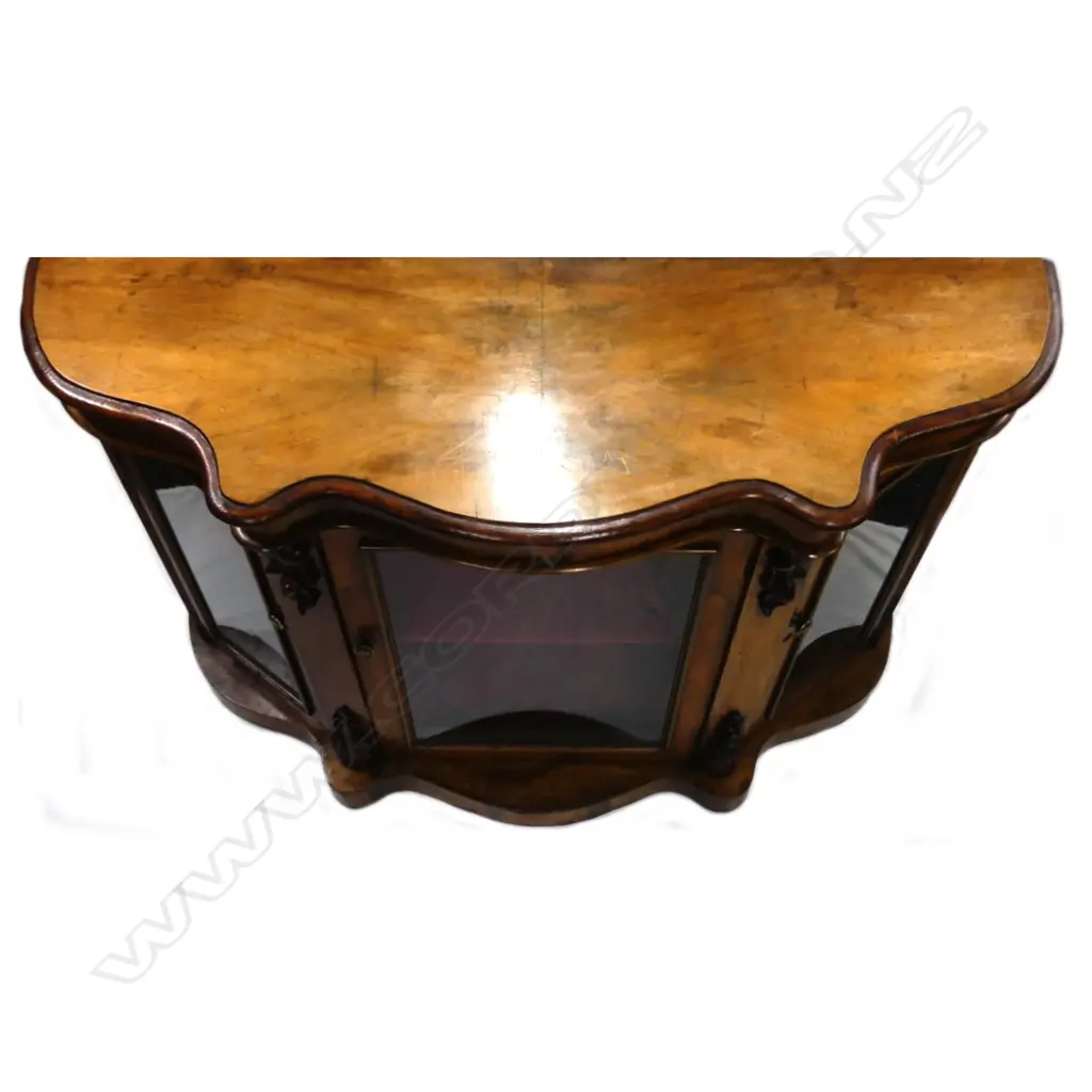 A Victorian walnut credenza Image 1++