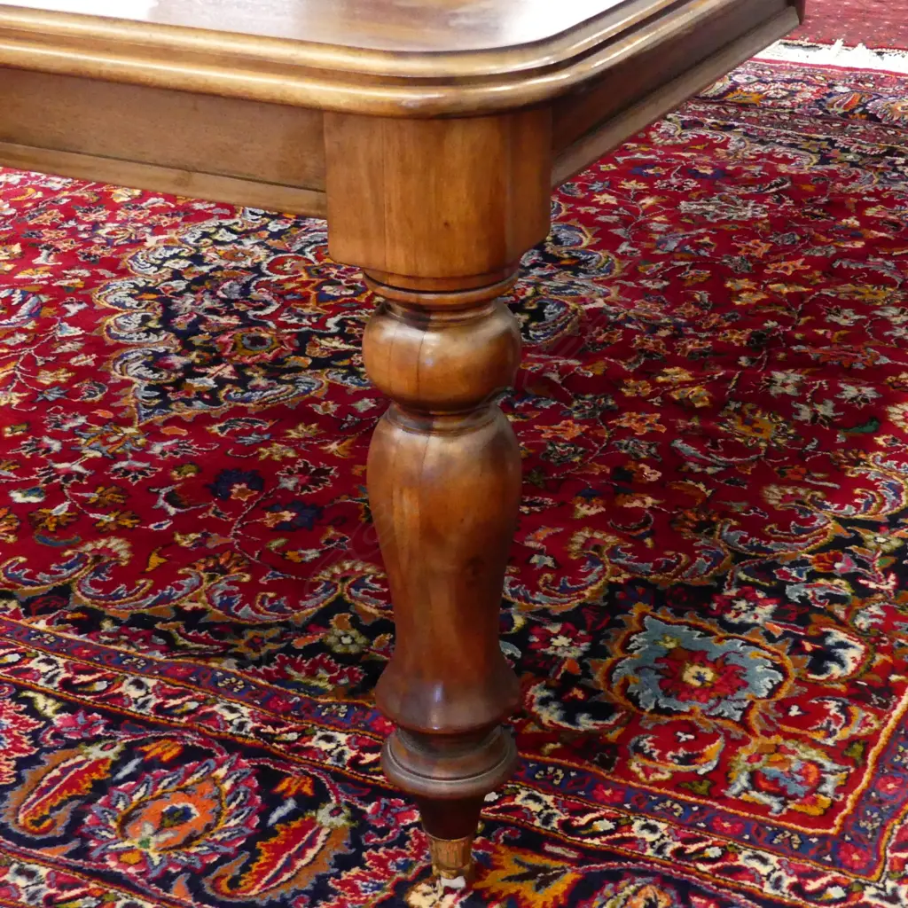 A mahogany banqueting table Image 1++
