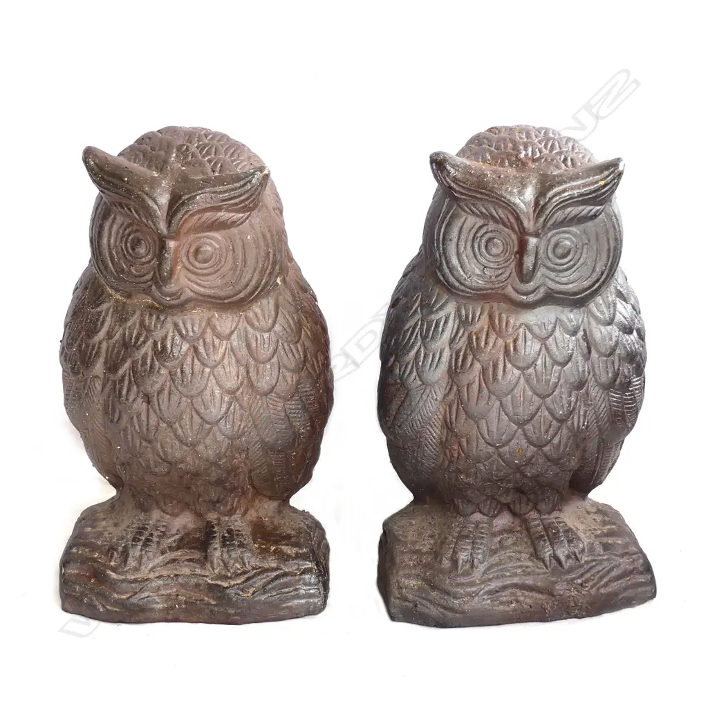 A pair of high fired stoneware garden owl statues Image 1++
