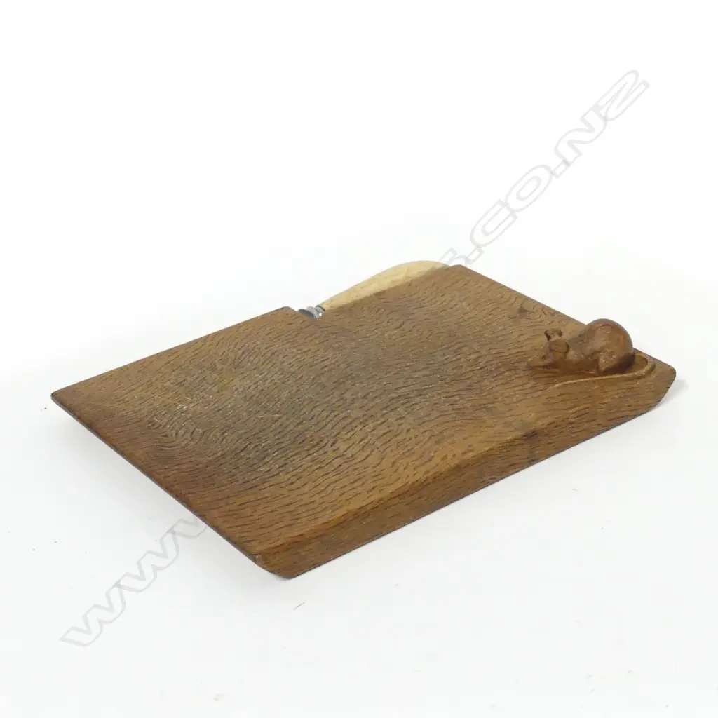 Robert Thompson Mouseman oak cheese board Image 1++