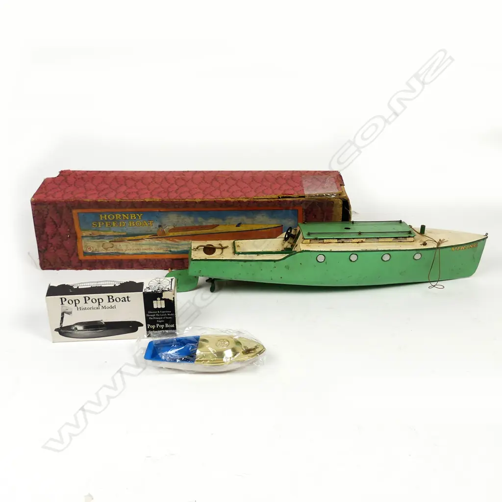 A Hornby toy speed boat Image 1++