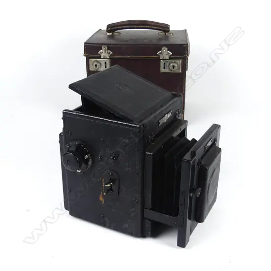A Thornton Pickard camera