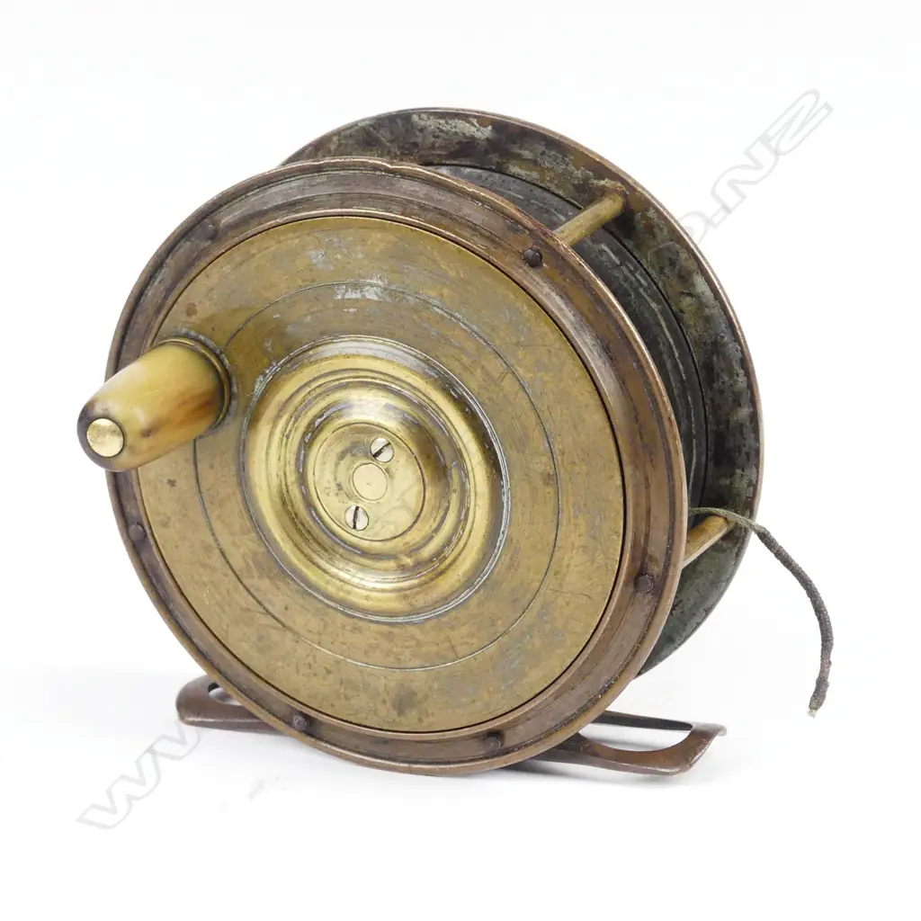 A late 19thC quality 4" brass salmon fishing reel Image 1++