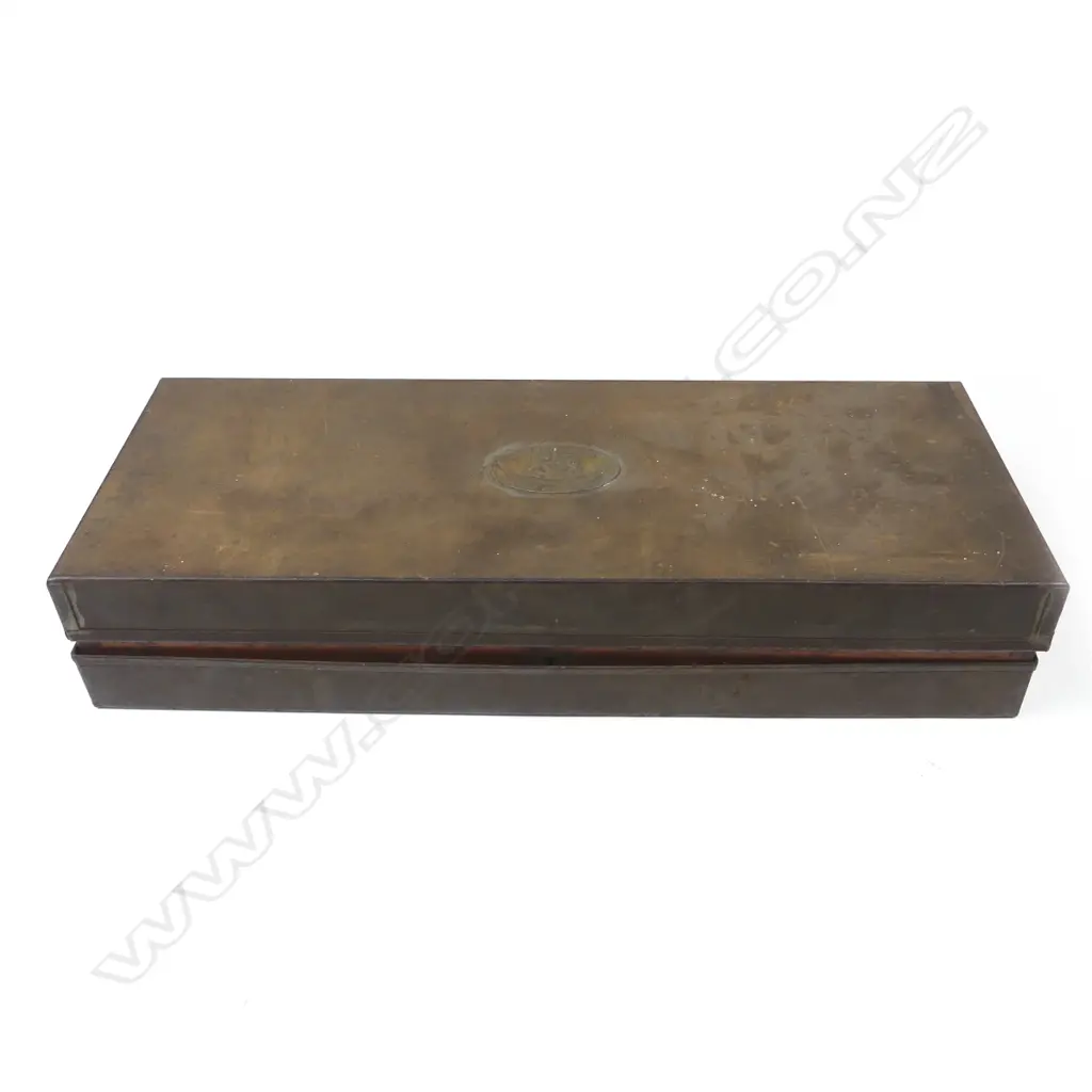 A WWI military surgeon's instrument set Image 1++