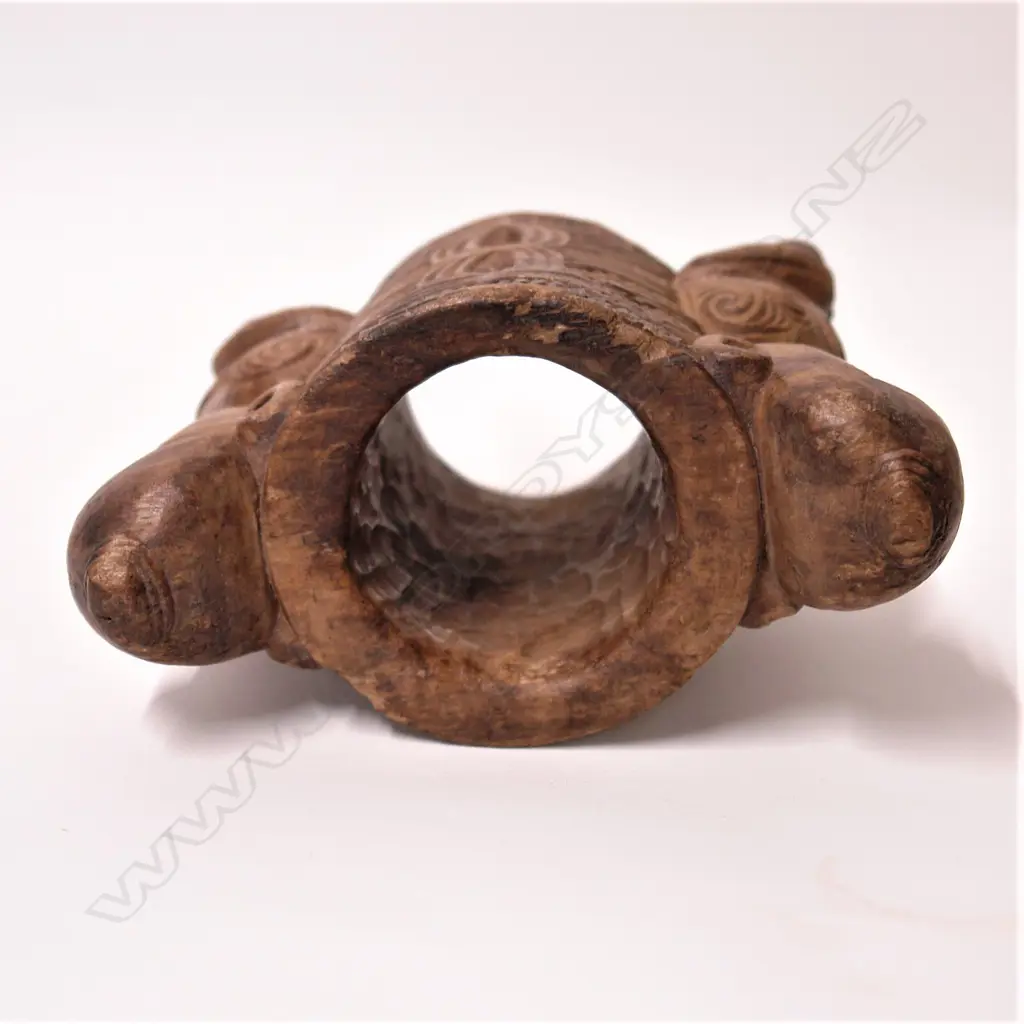 A Maori carved tuki (mouthpiece for Calabash) Image 1++