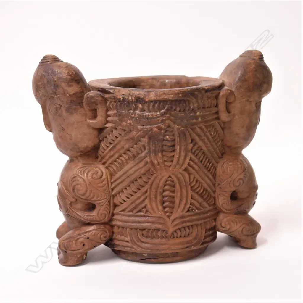 A Maori carved tuki (mouthpiece for Calabash) Image 1++