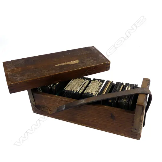 A box of NZ glass photo plates