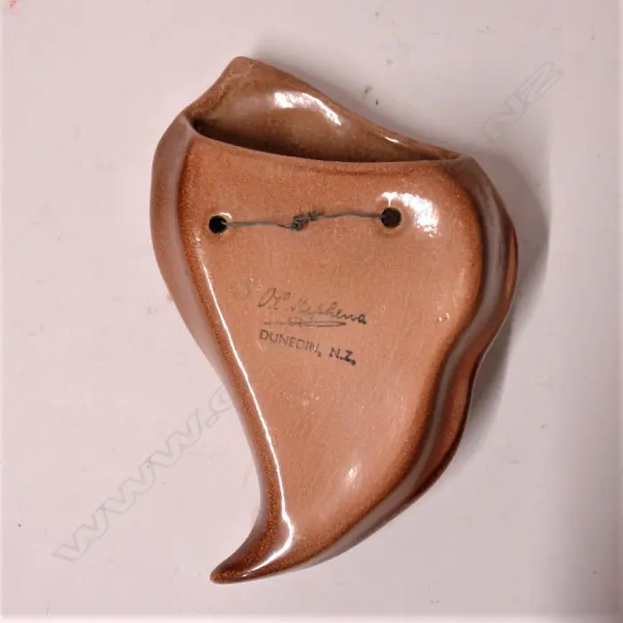 An O.C. Stephens kaka beak wall pocket vase Image 1++
