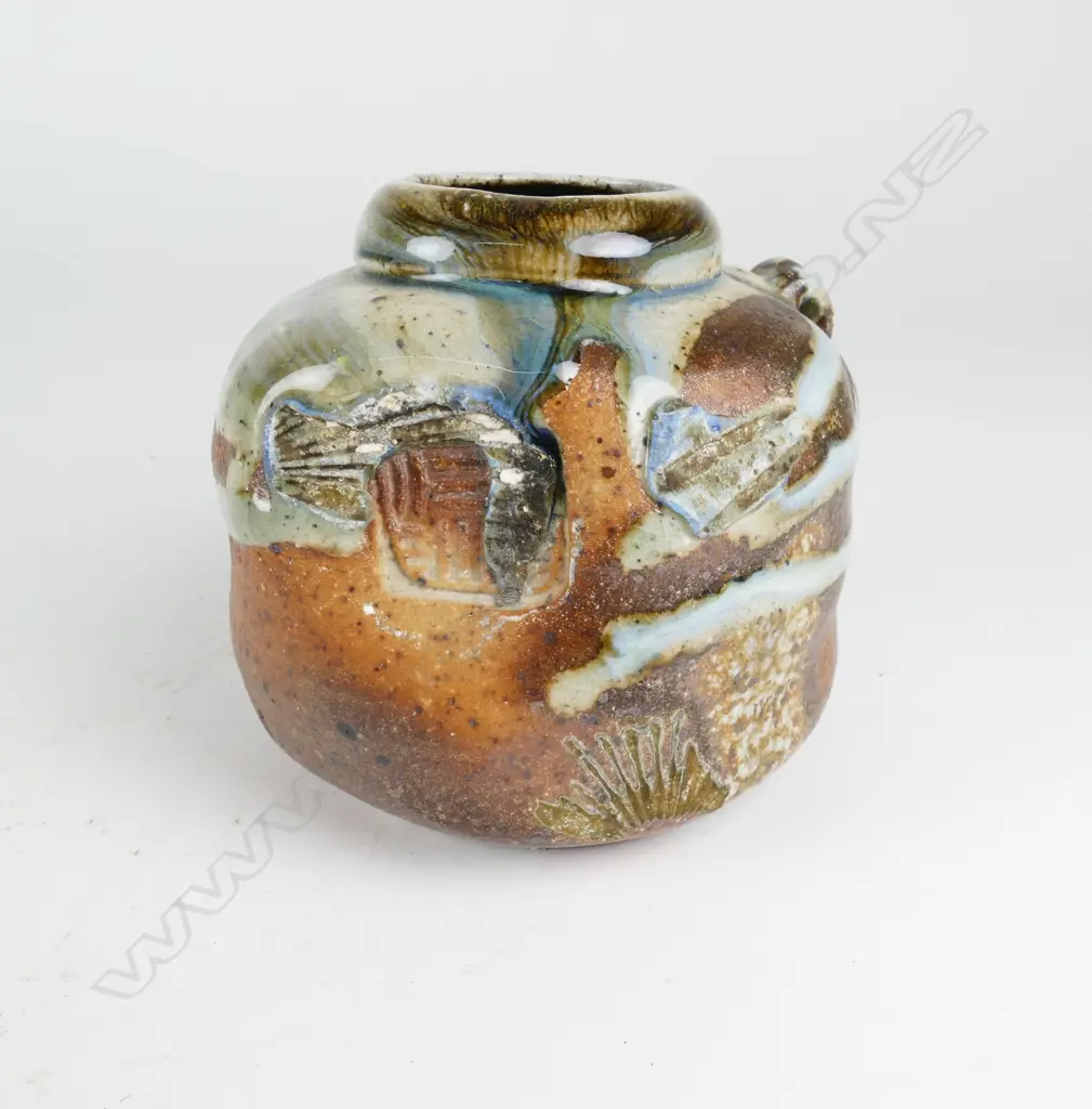 Mike O’Donnell (Taraariki Pottery) anagama water jar Image 1++