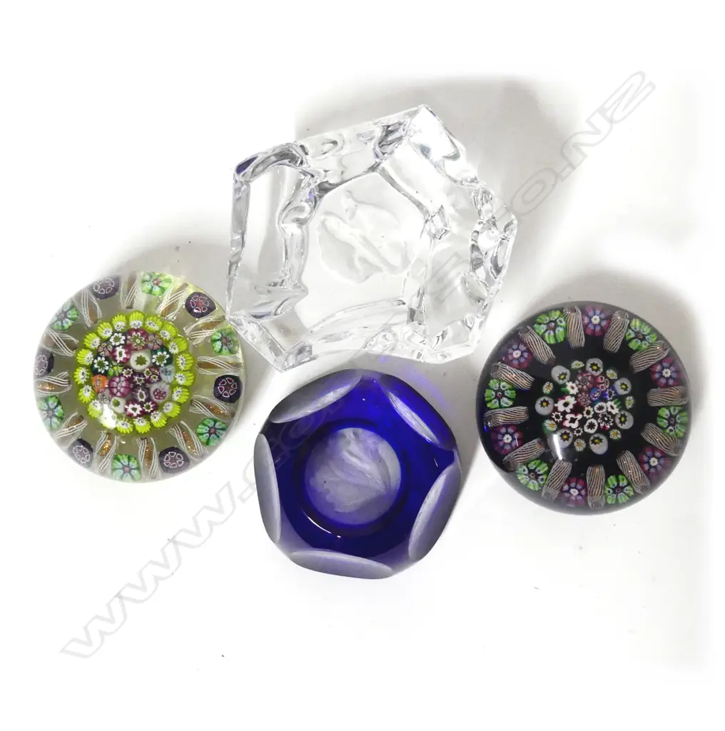 Four glass paperweights Image 1++