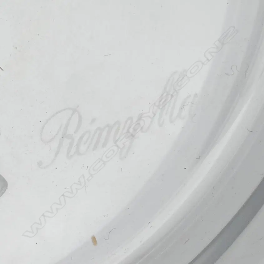 A Remy Martin crystal nut dish Image 1++