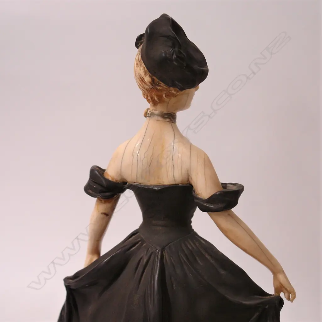 An Art Deco bronze and ivory (chryselephantine) figurine by Georges Van der Straeten Image 1++