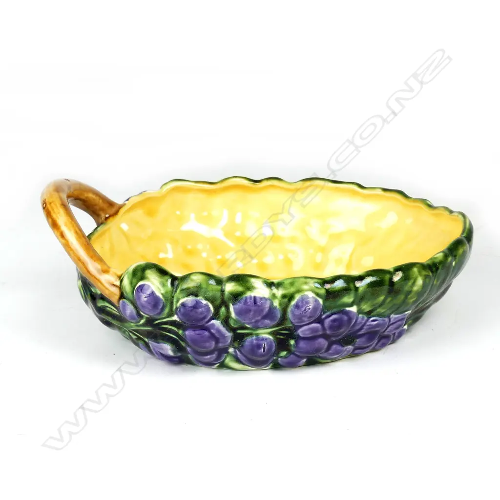 A Sarreguemines majolica oval dish Image 1++