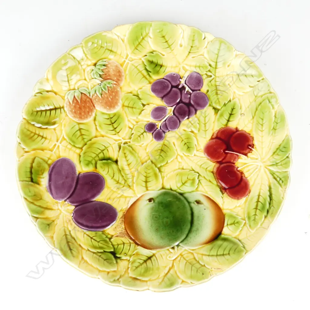 A Sarreguemines majolica circular platter Image 1++