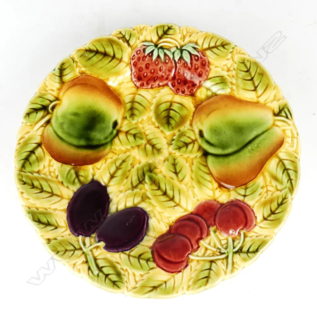 A Sarreguemines majolica low footed tazza Image 1++