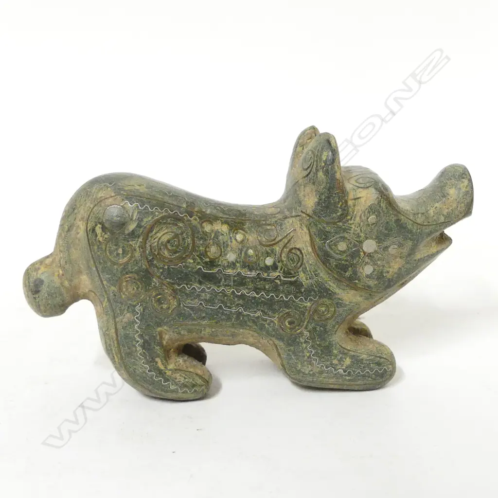 A Han style bronze pig Image 1++