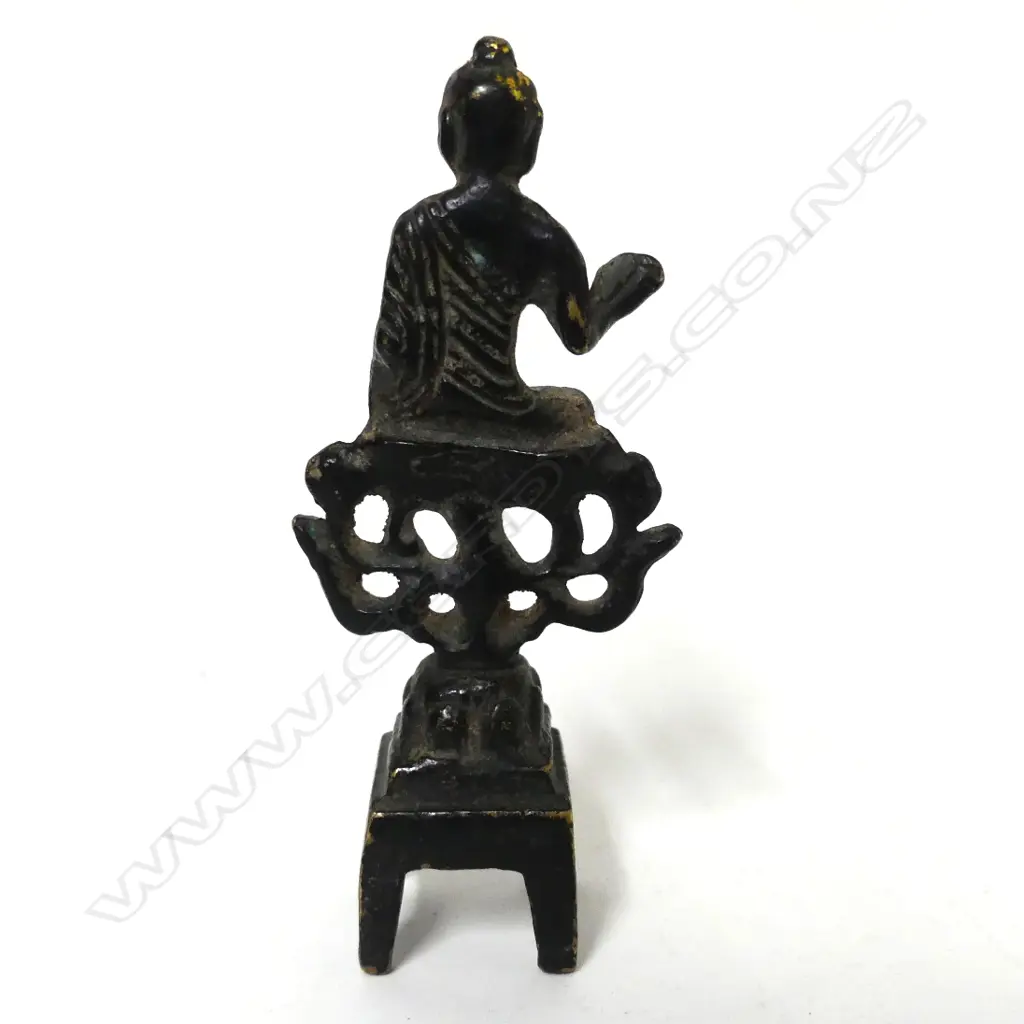 A small Chinese gilt bronze buddha Image 1++