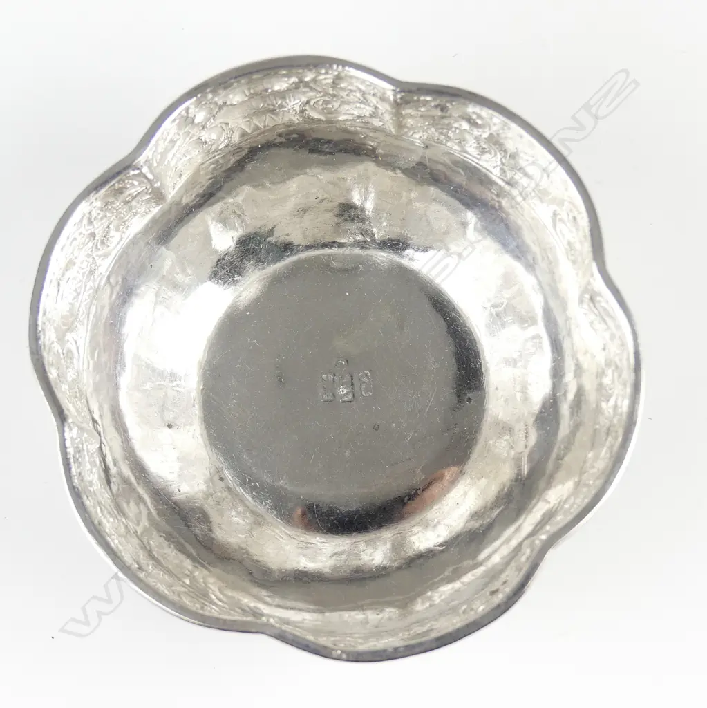 A c.1900 Chinese silver embossed bowl Image 1++