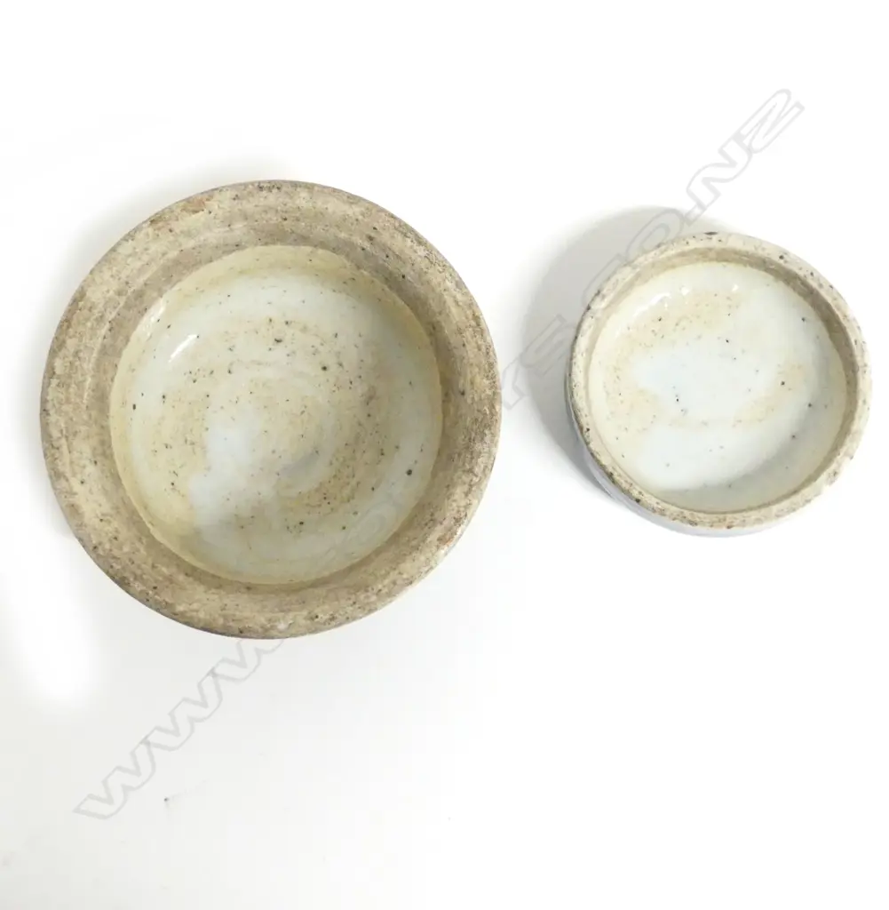 A Chinese blue and white porcelain inkwell Image 1++