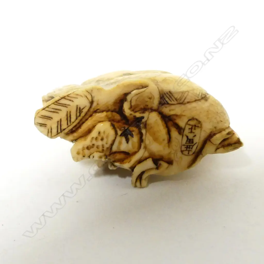 An old ivory netsuke Image 1++