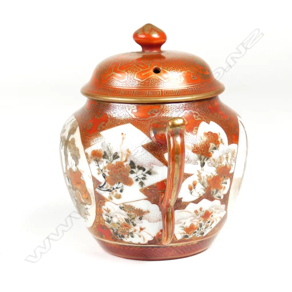 A Japanese Meiji period Kutani lidded Koro Image 1++
