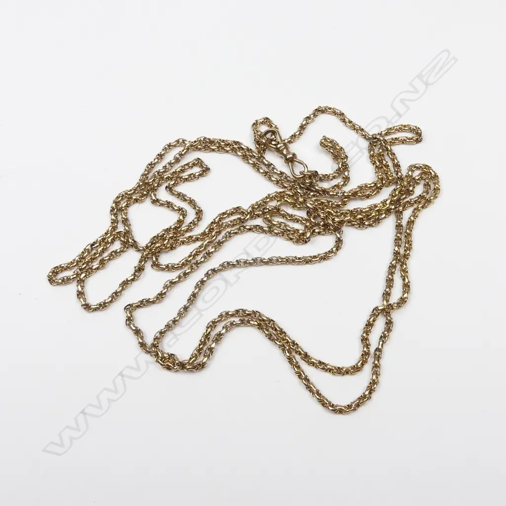 A Victorian 9ct rose gold muff chain Image 1++