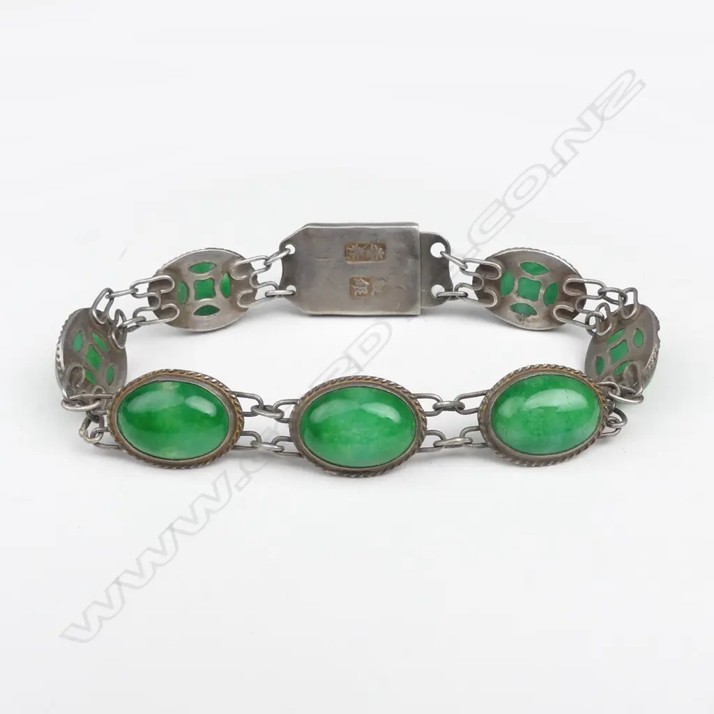 A vintage Chinese silver and chrysoprase bracelet Image 1++
