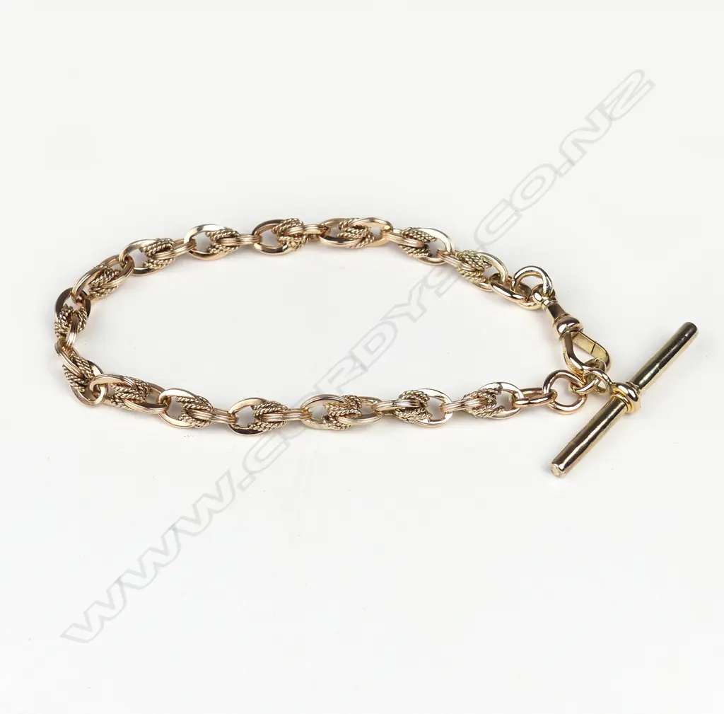 An early 20thC 9ct. rose gold 'Prince of Wales' link bracelet Image 1++