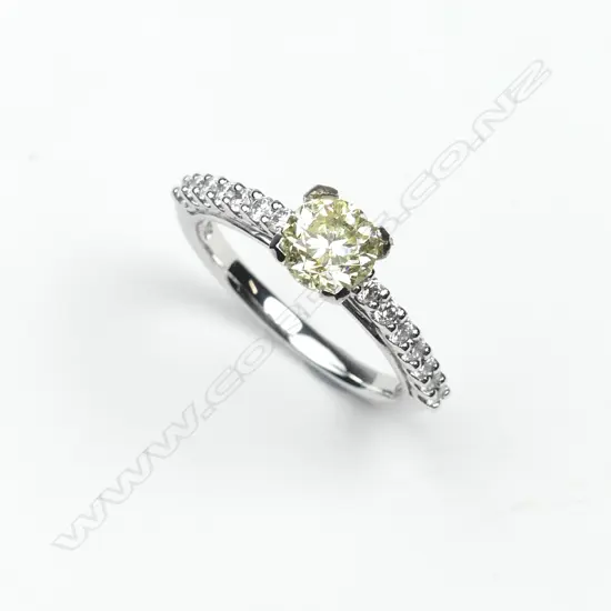An 18ct white gold and diamond ring
