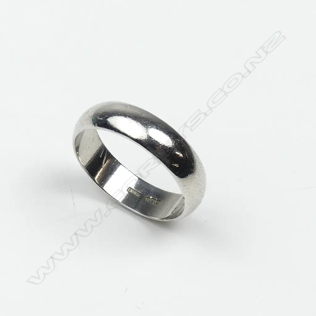 A modern platinum half-hoop band ring Image 1++