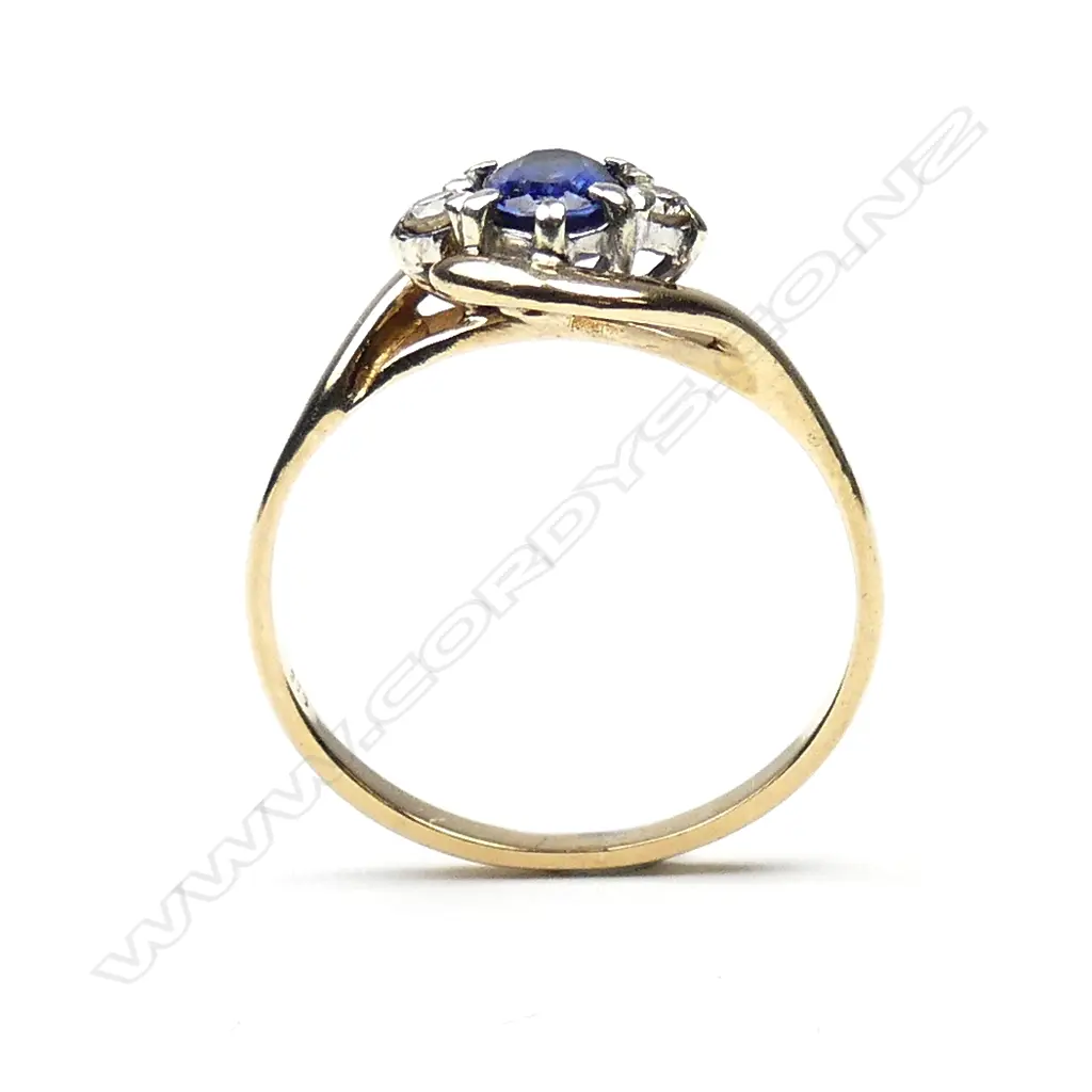 An estate 9ct. yellow gold Image 1++