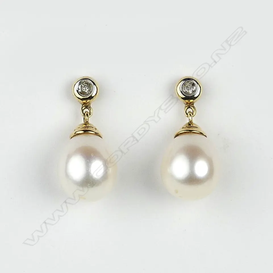 A pair of 9ct gold Image 1++