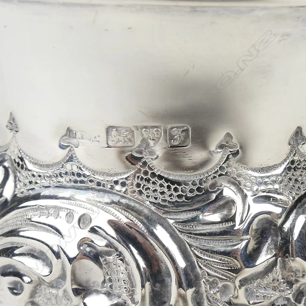 An Edwardian silver christening mug Image 1++