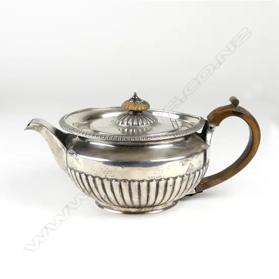 A George III silver teapot