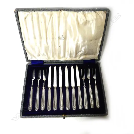 CASED STG SILVER FRUIT KNIVES