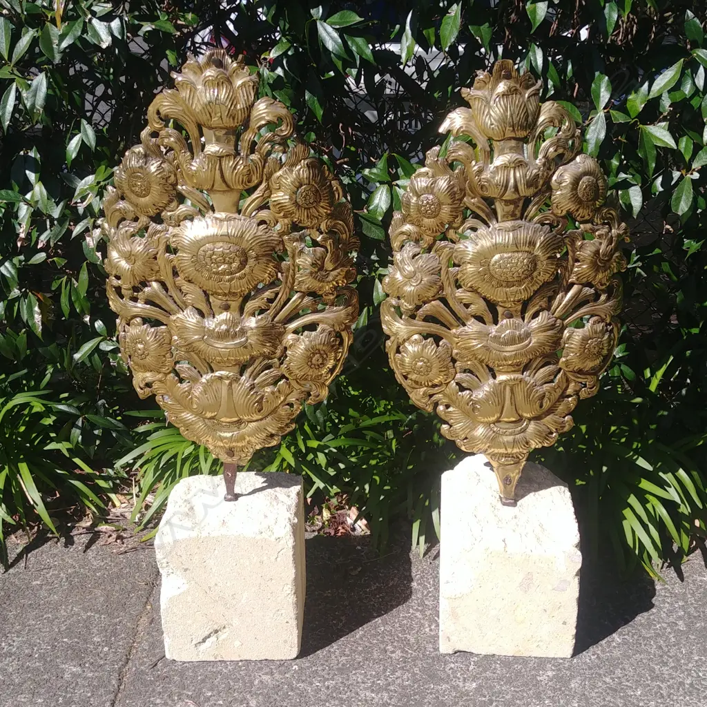 A pair of brass Baroque style screens Image 1++