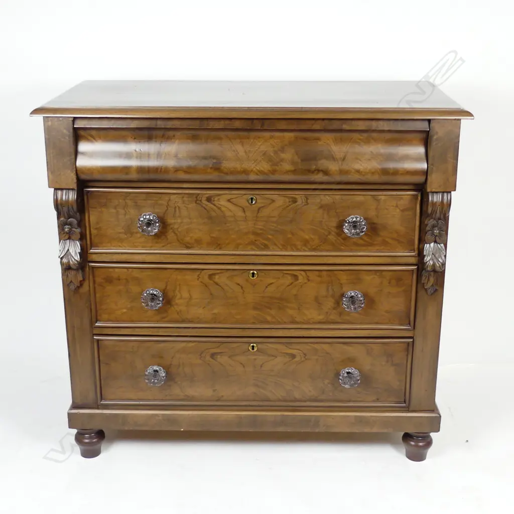 A Victorian mahogany four drawer chest Image 1++