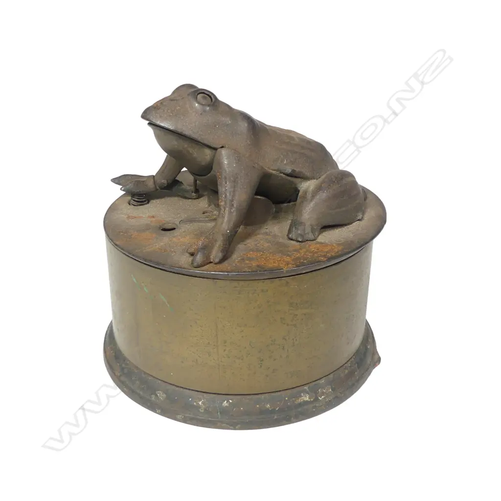 Late 19thC cast iron mechanical frog money bank, Image 1++