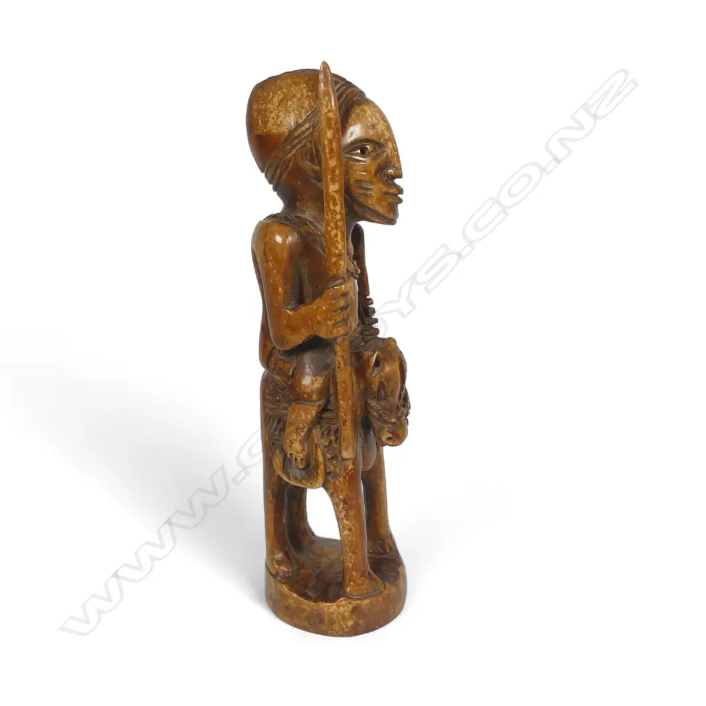 An early 20thC Nigerian carved ivory figure, Image 1++