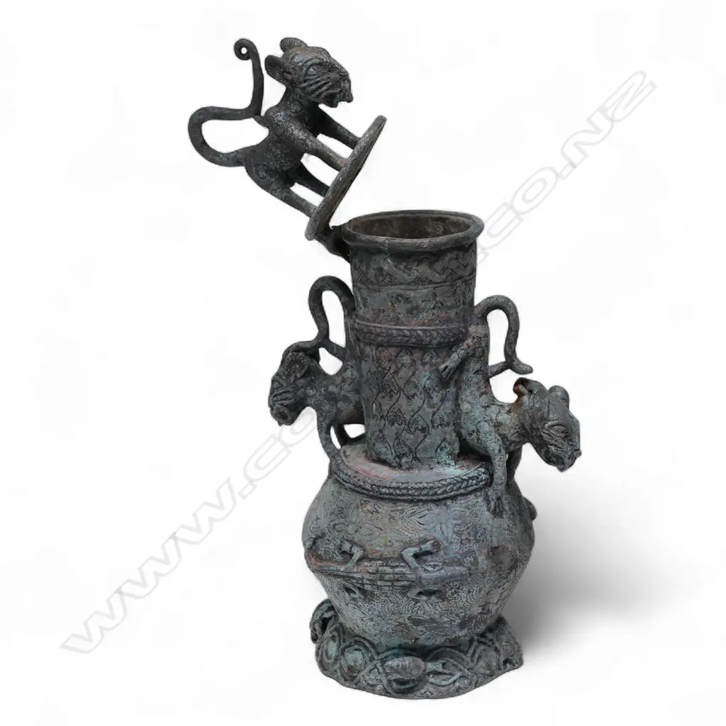 An early 20thC Benin bronze ceremonial koro, Image 1++