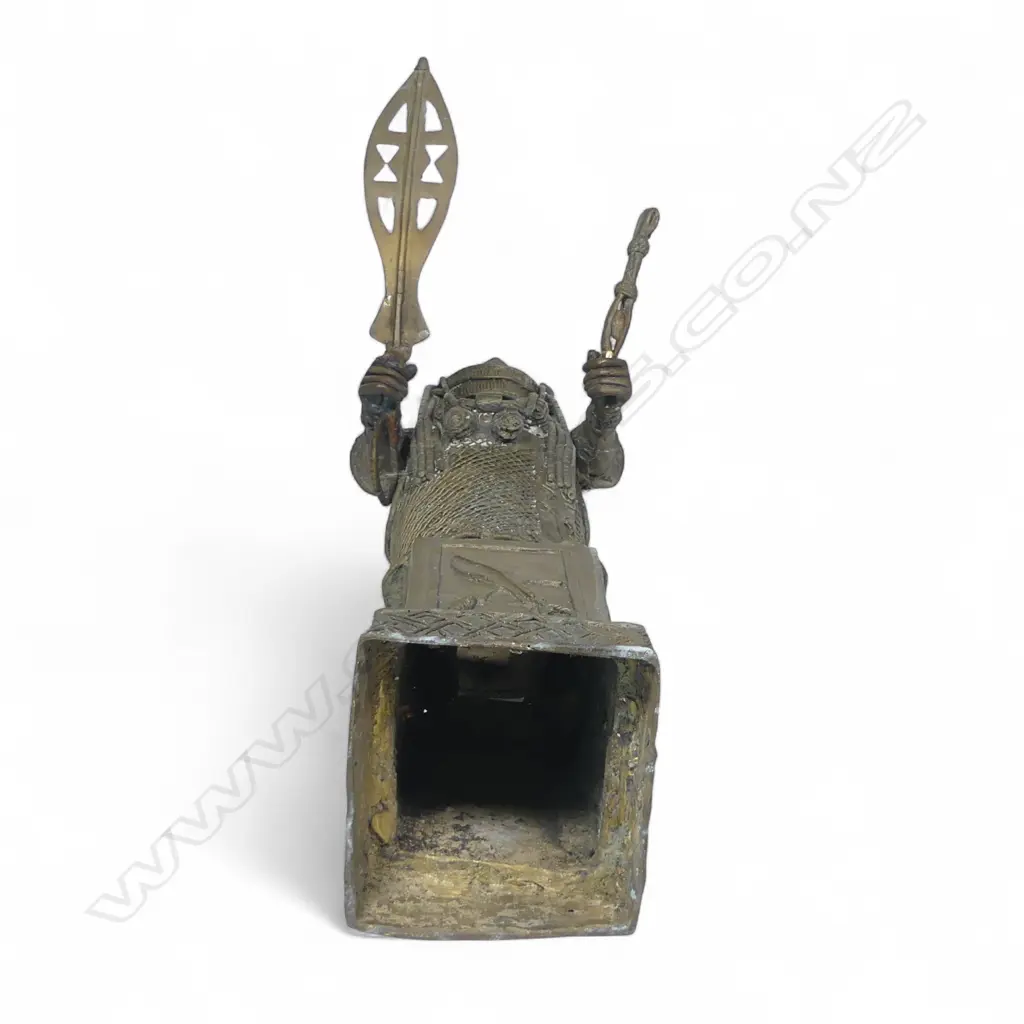 An impressive early 20thC Benin bronze figure, Image 1++